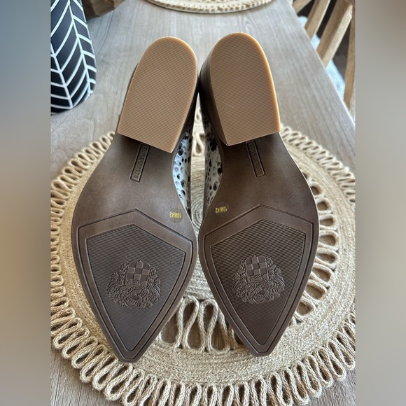 NWB Vince Camuto Gigietta Bootie in Bronze Snake Print - Picture 8 of 14